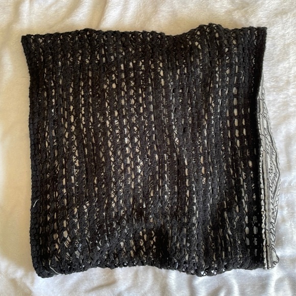 Black and white infinity scarf - Picture 1 of 3